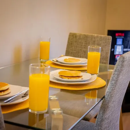 Modern Spacious 2 Bed Apartment Wolverhampton With Free Secure Parking Exterior photo