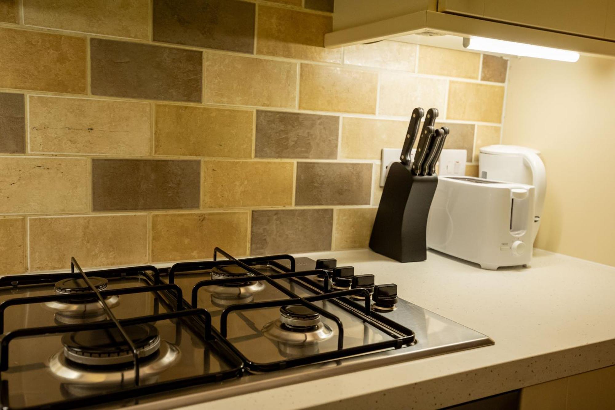 Modern Spacious 2 Bed With Free Secure Parking *