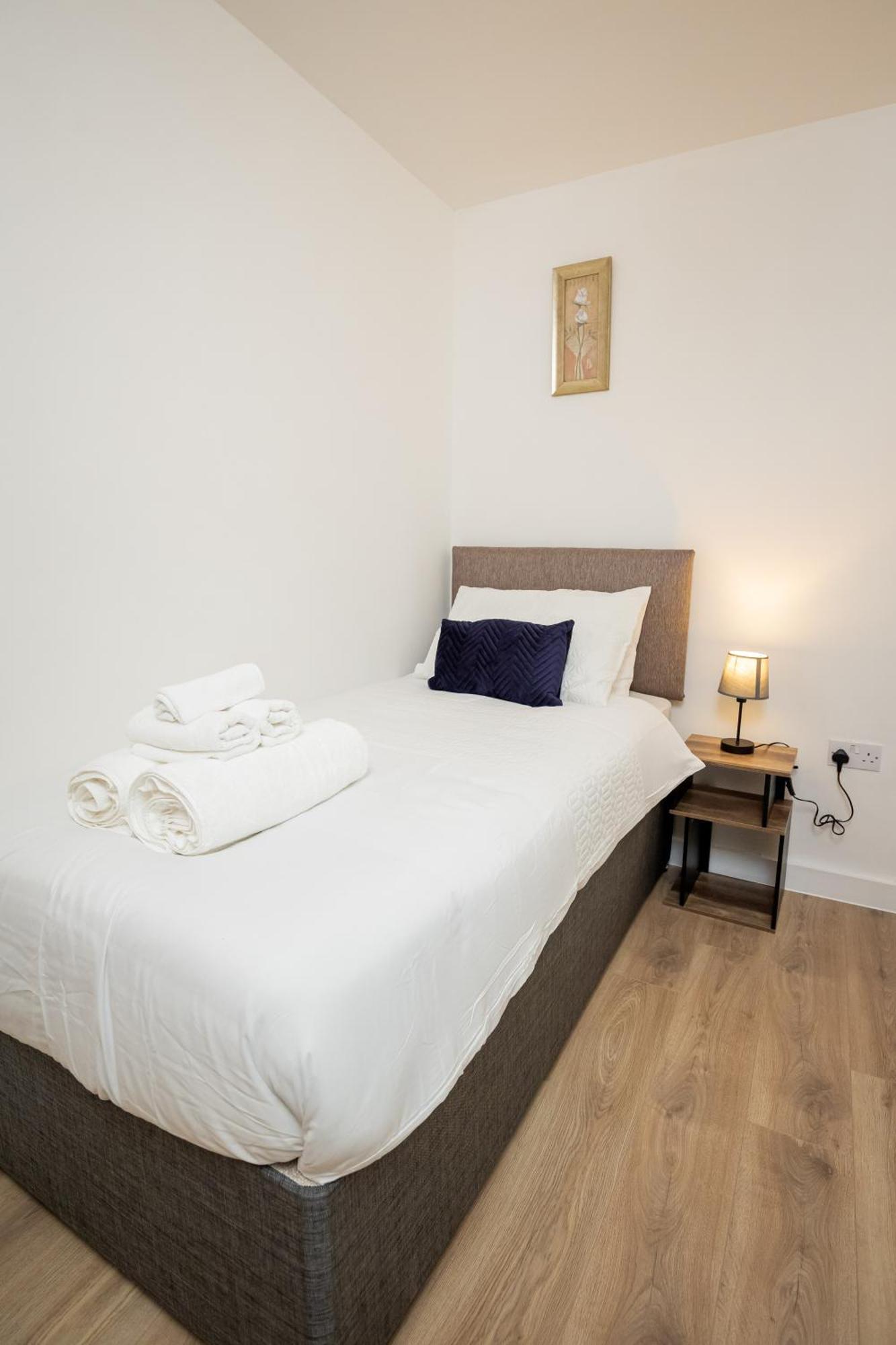 Appartement Modern Spacious 2 Bed With Free Secure Parking