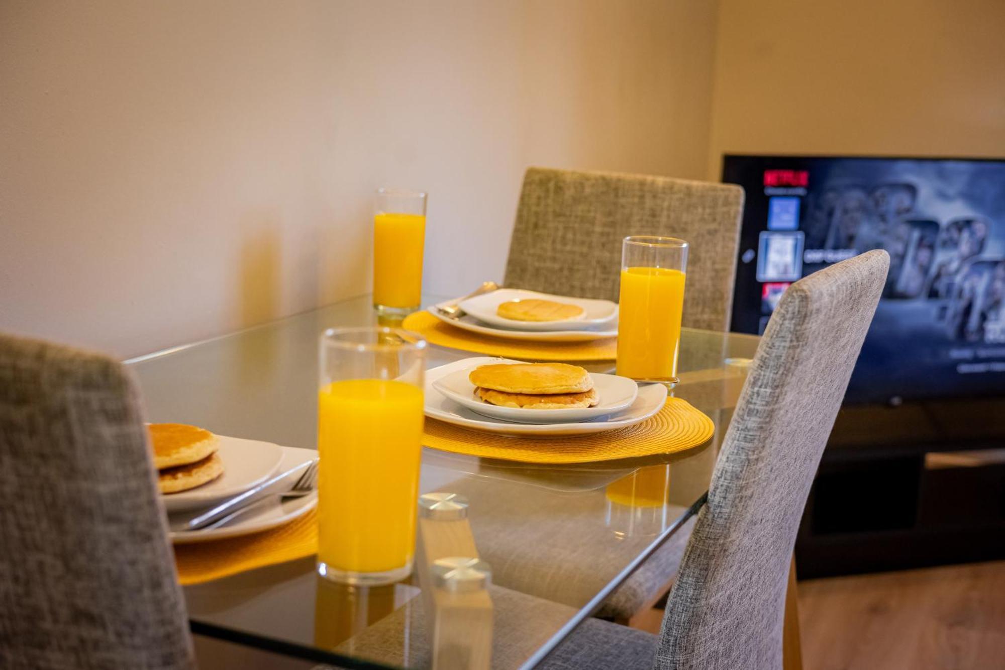 Modern Spacious 2 Bed With Free Secure Parking Appartement Wolverhampton